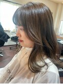 顔まわりカット　巻き髪　透明感カラー