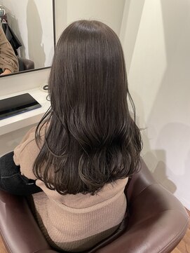 インビテーション(invitation) 暗めアッシュベージュ