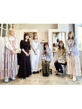 お洒落な女性スタッフ多数☆ファッション・ライフスタイルに合わせたデザインで、毎日のキレイをサポート！