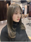 オリーブベージュ 顔周りレイヤー 艶髪