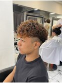 スペインカール フェードカット スパイラルパーマ 波巻き