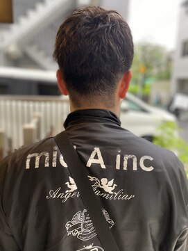 メンズ黒髪バズカット刈り上げショートチェリーブラウン卵形