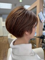 プランタン(Printemps)&nbsp;マロンブラウン大人可愛いひし形耳掛けコンパクトショート30代