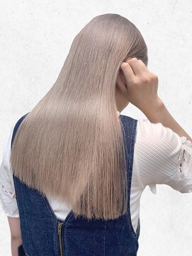 ヘアーアイストゥーレ(HAIR ICI TRE) 大人上品なミルクティーベージュ◎ブリーチなしストレート