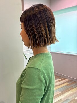 アトリエ タキ(atelier.taki) ハイライト 白髪ぼかし 切りっぱなしボブ ベージュ 髪質改善