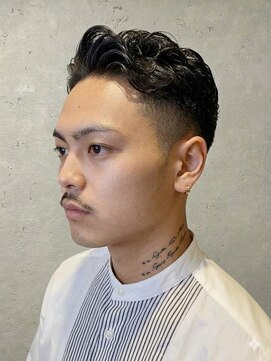 ワンワンオー バーバーショップ 長浜店(@110 BARBER SHOP) フェードパーマ  フェードメンズアップバング