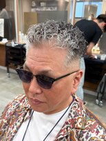 ルースト 南堀江店(ROOST)&nbsp;刈り上げセンターパート/波巻きツイストスパイラル/南堀江