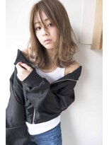 ヘアデザイン ソラ(Sola)&nbsp;ハイトーンホワイトベージュ×無造作毛先カール+長め前髪