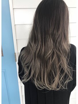 ホットリップ(Hot Lip) 外国人風 バレイヤージュ