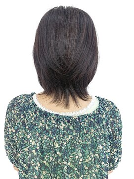 クオリス 上板橋店(QUALIS) 30代40代◎ウルフレイヤー/外ハネ/くびれ/大人ボブ/艶感