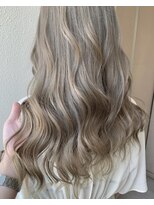 リアラバイアルティナ 船橋店(Liara by artina)&nbsp;ヘルシーブロンド×こなれヘア×ハイトーンカラー×くすみカラー