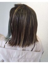 ジプソ(Gypso Hair salon)&nbsp;ハイライト×切りっぱなしボブカーキグリーン
