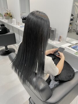 アテ(ate) 20代30代40代艶感ストレートブルーグレージュ透明感