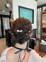 ルナバイルヴェール(LUNA by LeVert)&nbsp;大人ヘアアレンジ　シニヨン