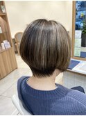 白髪染め/白髪ぼかし/明るい白髪染め/ショートヘア/ハイライト
