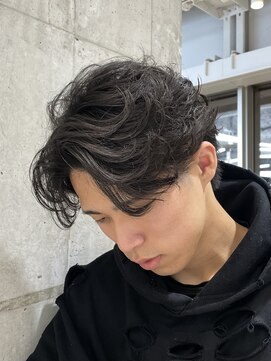 フィフスパーク(fifth PARK) 渋谷フェザーパーマfifthセンターパートメンズパーマ毛流れ色気