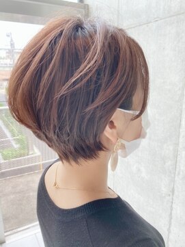 40代髪型 大人かわいい耳かけショートボブ 長岡 表参道 L アメリア Ameria のヘアカタログ ホットペッパービューティー