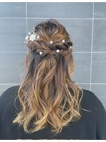 アチーブリス(achieve Liss) ヘアセット 華やか可愛い大人ハーフアップ編み込み ロングヘア