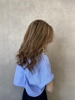 リア(Lia by KENJE)&nbsp;レイヤーロング　存在感のあるハイライトカラー