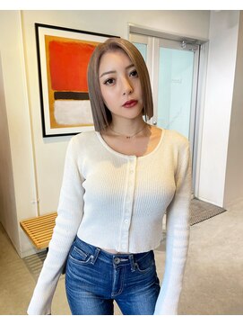 ルーム(Loom.) ハイトーンボブミニボブ切りっぱなしボブぱっつん前髪