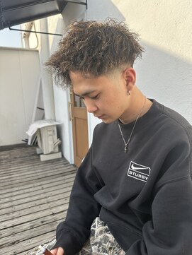 フッドウルフ(HOODWOLF) ソフトツイストパーマ