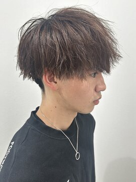 ヒュイル バイ ニアウ(Hwyl by Niau) メンズマッシュパーマニュアンスパーマスパイラルパーマ刈り上げ