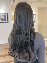 ビーチ(BEACH)&nbsp;透明感アッシュグレージュロング