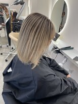 リュストル 町田(LUSTRE) ホワイトベージュバレイヤージュ