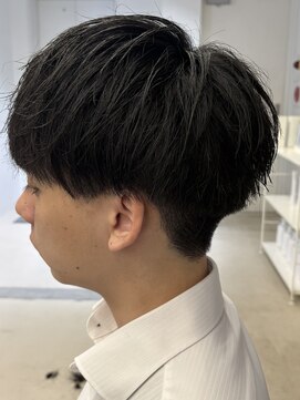 アコロン(acoron.) 刈り上げマッシュ