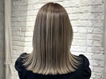 ブレイブ 我孫子(BRAVE abiko)の写真/「美しく、自然に。白髪を味方にするグレイカラー。」【我孫子/我孫子駅/髪質改善】