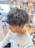 メンズ　波巻きパーマ　メッシュ　ハイライト　ホワイトメッシュ