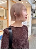 ミニボブ/ミルクティーベージュ/ハイトーン/切りっぱなしボブ