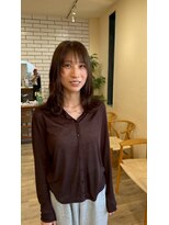 シフト(SHEEFT)&nbsp;顔周りレイヤーカットくびれヘアシースルーバング韓国風ヘア