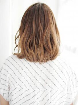 ナル 白山神社参道通り店(nalu) ショートバングのボブスタイル