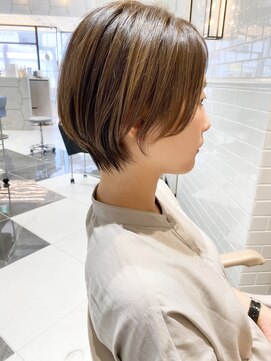 コードセブンス(Chord seventh) 前髪長めの耳掛け大人ショート