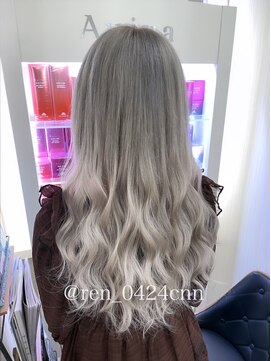 アベリア(Abelia) 【Abellia】シルバーホワイト 担当 石田 蓮