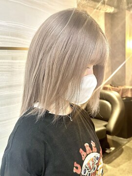 エルバイラビス 大宮(elu by lovis) 《ゆい》ミルクティーベージュ/透明感カラー/似合わせカット