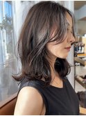 大人可愛いセンターパート 黒髪ロング セミディ 前髪なし
