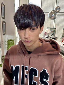 アルティファータ(artifata) マッシュレイヤー 黒髪マッシュ 学生  刈り上げマッシュ