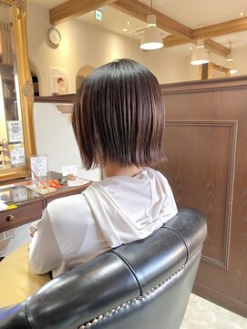 アドラーブル 女池店(adorable) 【切りっぱなしボブ】【外ハネボブ】【10代20代30代】