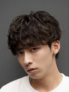 フィフス トウキョウ (fifth TOKYO) 渋谷メンズマッシュウルフカット緩めシャドウパーマルーズパーマ