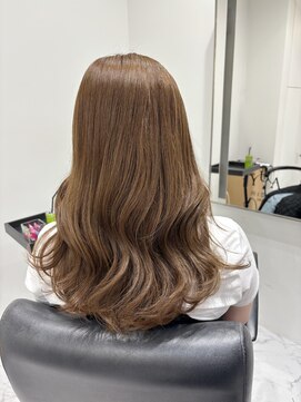 リゼル ユア 渋谷(RISEL YUA) 『ブリーチなしカラー』ヘーゼルナッツベージュのセミロング