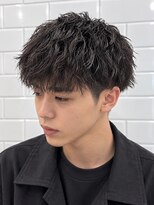 ゼロスバーバー(0's BARBER SHOP)&nbsp;ツイストスパイラル/ツーブロ/メンズパーマ/ビジネス/20代