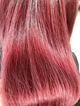 ブラン(Blanc) 個性的重めスタイル赤髪ボブ