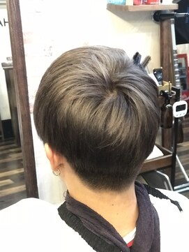 ヒールヘア 高田馬場店(HEAL HAIR) グレーアッシュカラー