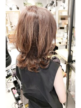 ミッシェル アフロート(michelle afloat) 20代30代40代50代大人ひし形ふんわり動き外ハネCカーブ