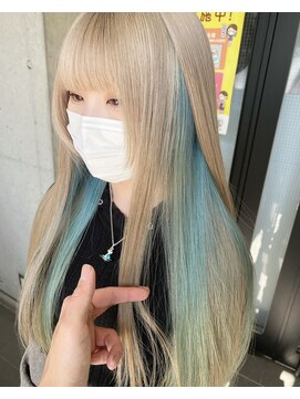 ガルボ ヘアー(garbo hair) ＃オススメ＃インナーカラー＃水色＃ホワイトカラー＃前髪