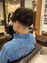 アエラ(aera)&nbsp;メンズパーマ　マッシュ　フェードツイスト　波パーマ