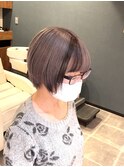 グレージュ×ブラック