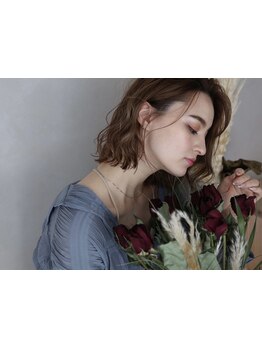 カラー専門店★白髪カバーもしっかりしながら、明るめ発色も楽しめる☆上品でお顔が明るく華やかに見える♪